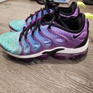 Nike Air VaporMax PlusHyper Violet (Women's) Sz 8